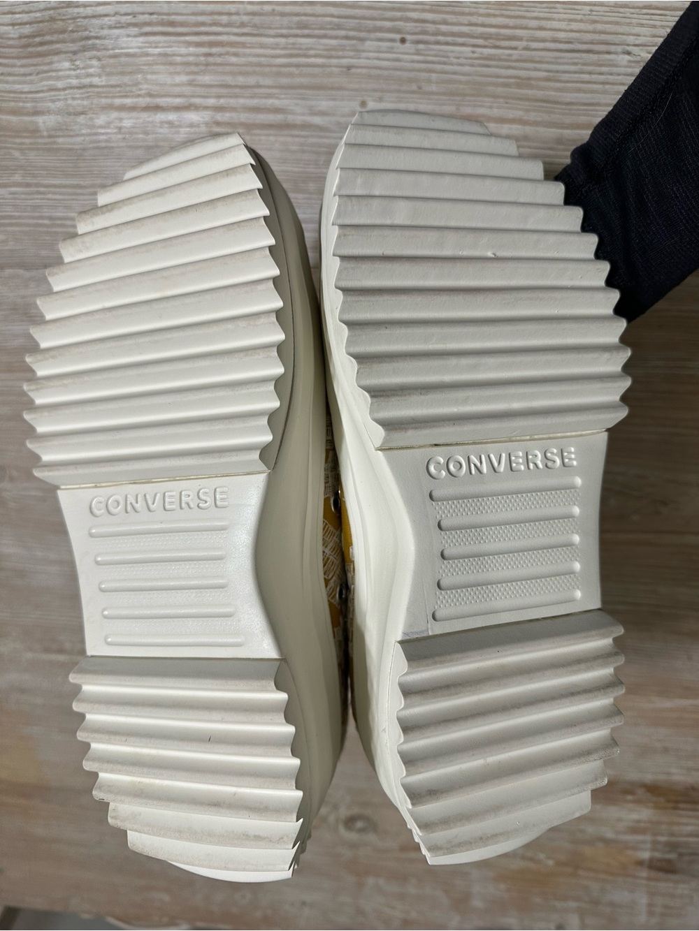 Converse Run Star Hike Festival High Top Platform Sneakers Embroidery Goldtone 9 - Picture 9 of 12